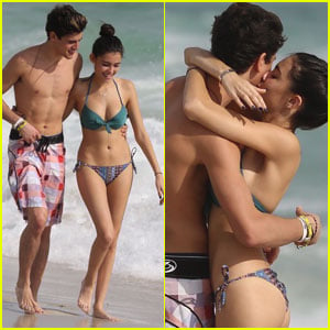 Madison Beer & Jack Gilinsky Share Oceanside Kiss at the Beach in Miami