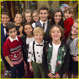 Kira Kosarin, Sydney Park & Brec Bassinger Celebrate The Holidays With Nickelodeon This Weekend!