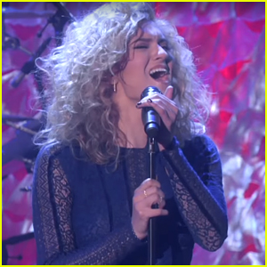 Tori Kelly Brings The Crowd To Their Feet With Amazing 'Hollow' Performance on 'Ellen'