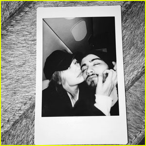 Zayn Malik & Gigi Hadid Get Cozy in New Instagram Pic!