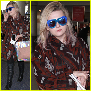 Abigail Breslin Heads Back To NYC While Winter Storm Jonas Is Brewing
