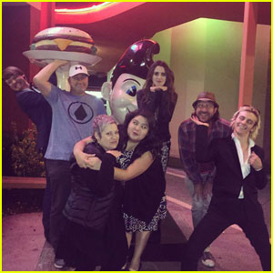 The 'Austin & Ally' Cast Reunites at Dinner Before the Big Finale!