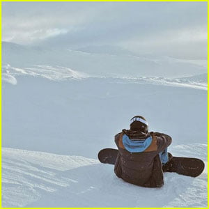 Cody Simpson Travels to Norway to Snowboard!