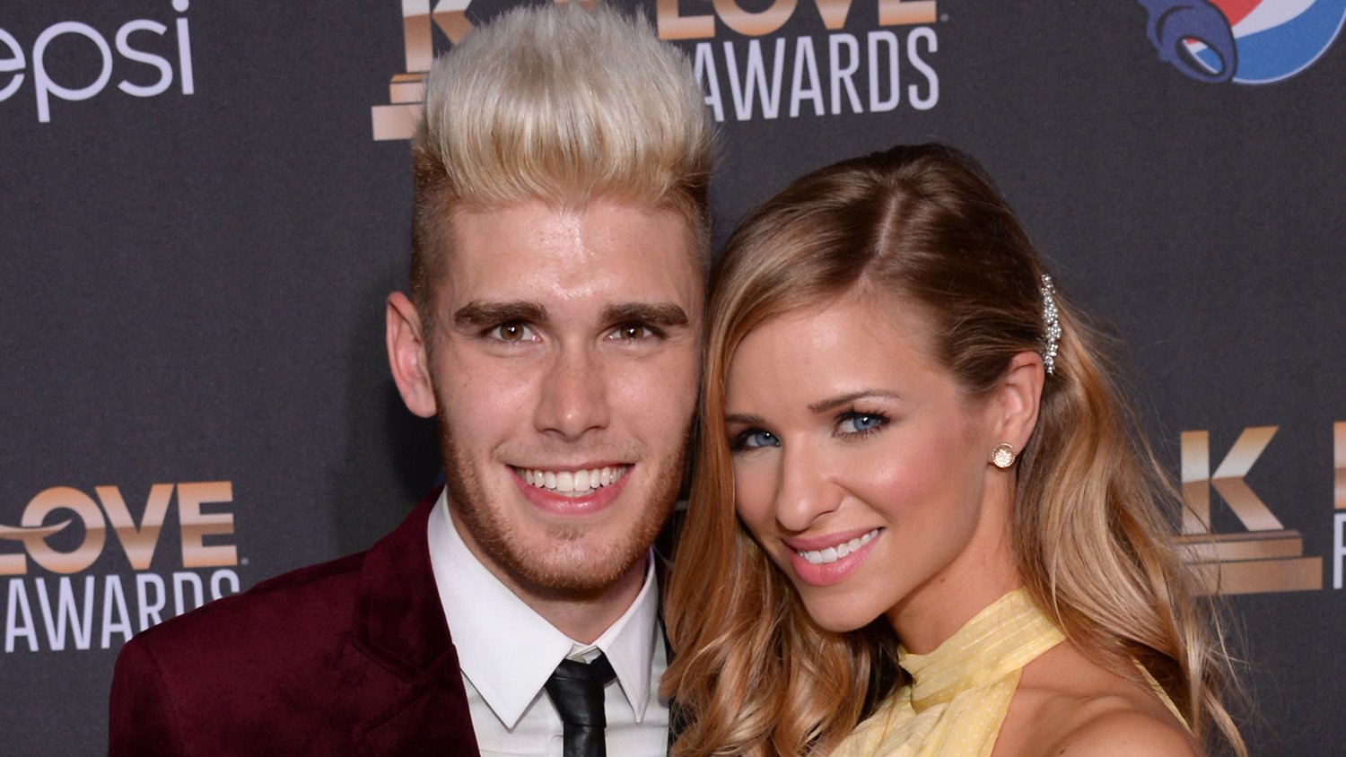 Colton Dixon Marries Annie Coggeshall See the Wedding Pic! Annie