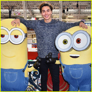 George Shelley Hits Up London's Toy Fair!