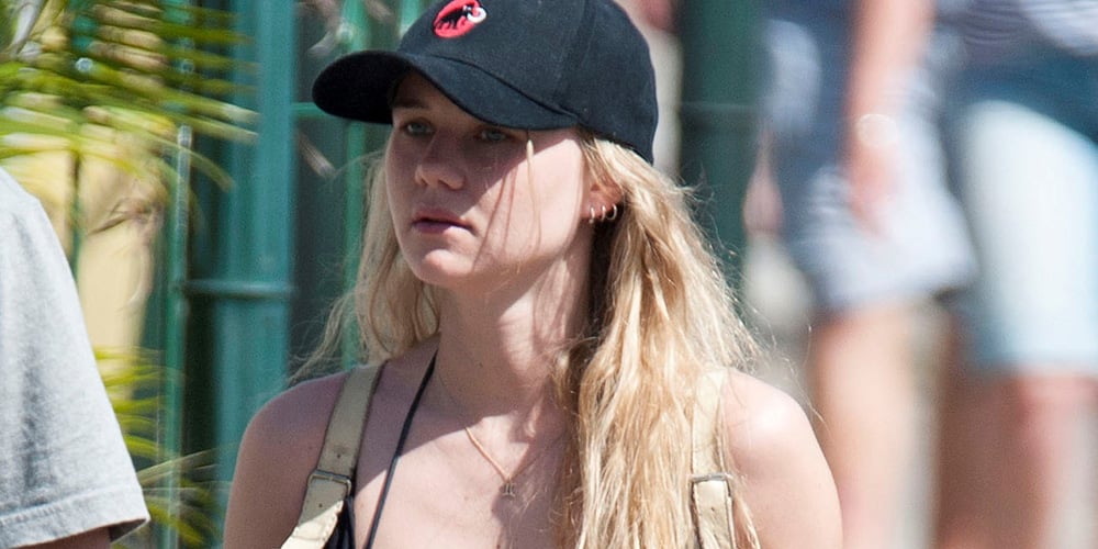 Immy Waterhouse & Sister Maddi Take A Break From The Barbados Beach