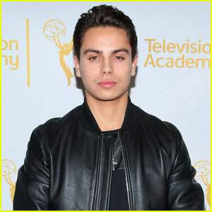 Twitter Reacts to Jake T. Austin Dating Huge Fan Danielle Ceasar