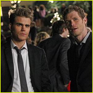 Stefan & Klaus to Reunite in Upcoming 'Vampire Diaries' & 'Originals' Crossover - Get the Details!