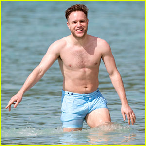 Olly Murs Hits the Beach With Buddies in Barbados