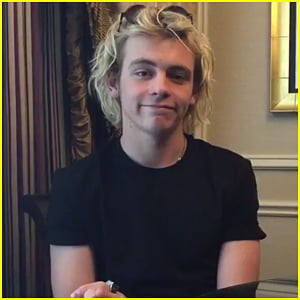 Ross Lynch Gives Short Shout Out To 'Austin & Ally' In Twitter Vid