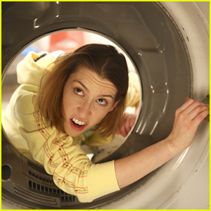 Sue Loses A Sock & Is On A Mission To Find It On Tonight's 'The Middle'
