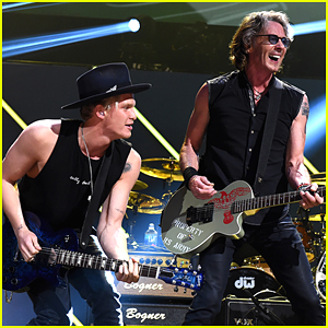 Cody Simpson Plays 'Jessie's Girl' With Rick Springfield at iHeart 80s Party (Pics)