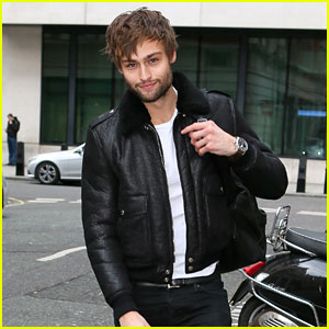 Douglas Booth Says He Would Do 'Alright' in a Zombie Apocalypse