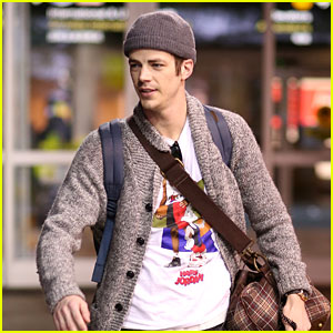 Grant Gustin Flies Home After Filming 'Flash' & 'Supergirl' Crossover