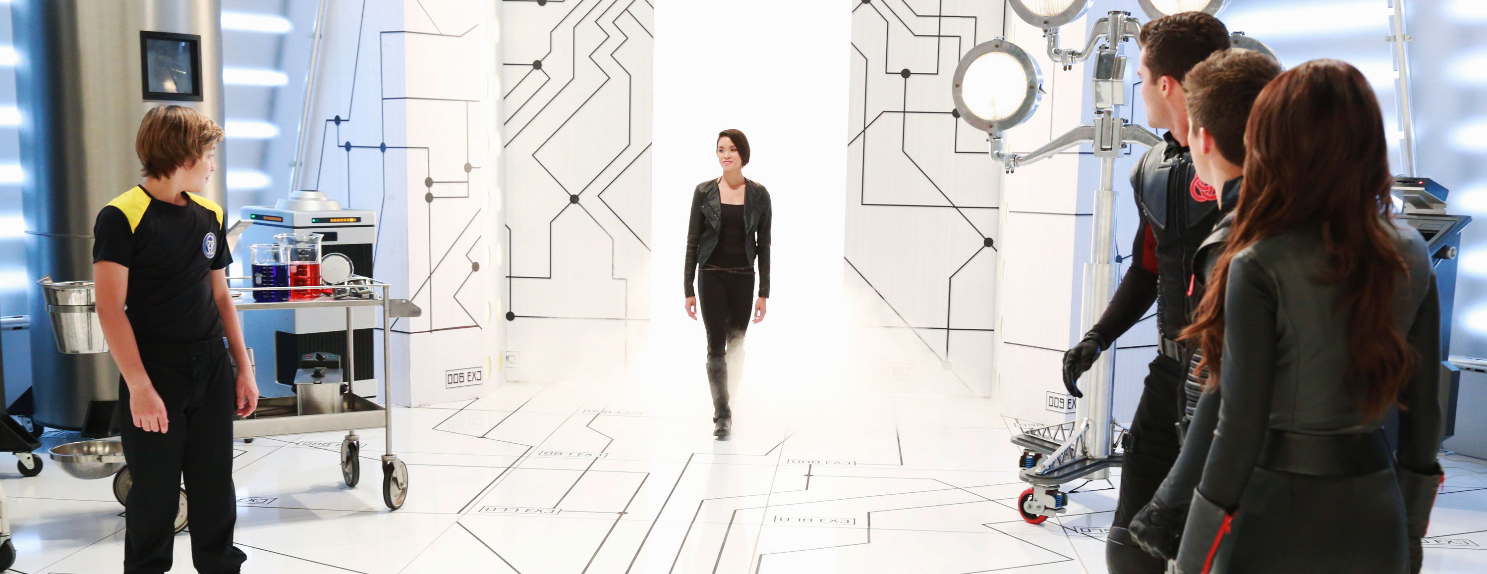 All the Students Disappear in This Exclusive &#8216;Lab Rats: Bionic <b>Is...</b>