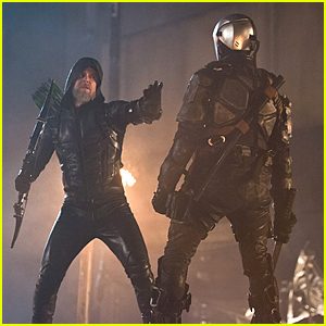 What Happens To Oliver Queen In The Future? Find Out On 'Legends of Tomorrow' Tonight!