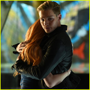 Jace Won't Let Anything Happen to Clary on Tonight's 'Shadowhunters'