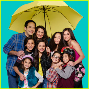 Meet the Diaz Family From 'Stuck in the Middle' in This New Promo!