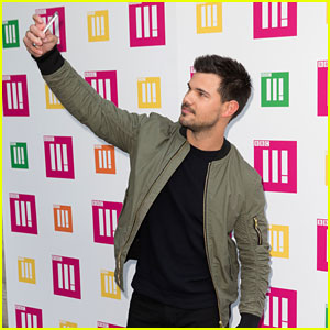 Taylor Lautner Attempts to Break Guinness World Record For Selfies