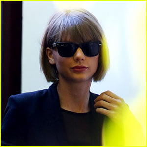 Taylor Swift & Parents Celebrate Grammy Wins at Family Lunch