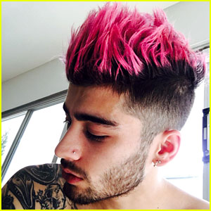 Zayn Malik Dyes His Hair Neon Pink!