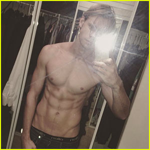 Chord Overstreet's New Shirtless Selfie is Hot Hot Hot!