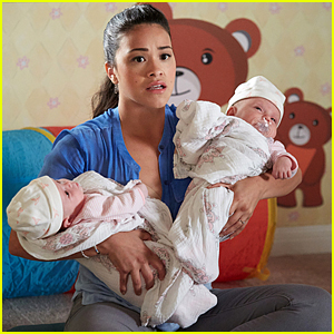 Jane Helps Petra at Mommy Class on 'Jane The Virgin' Tonight