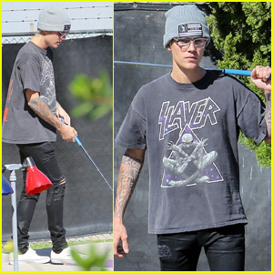 Justin Bieber Plays Mini-Golf Before Final LA 'Purpose Tour' Show