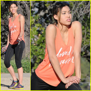 'Pretty Little Liars' Actress Kara Royster Gets Her Hike On in L.A.
