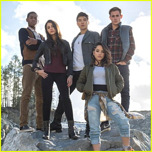 See Becky G & 'Power Rangers' Cast In First Official Photo!