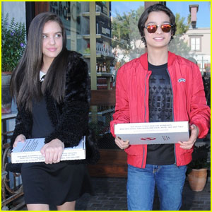 Rio Mangini Picks Up Pizza With Lilimar!