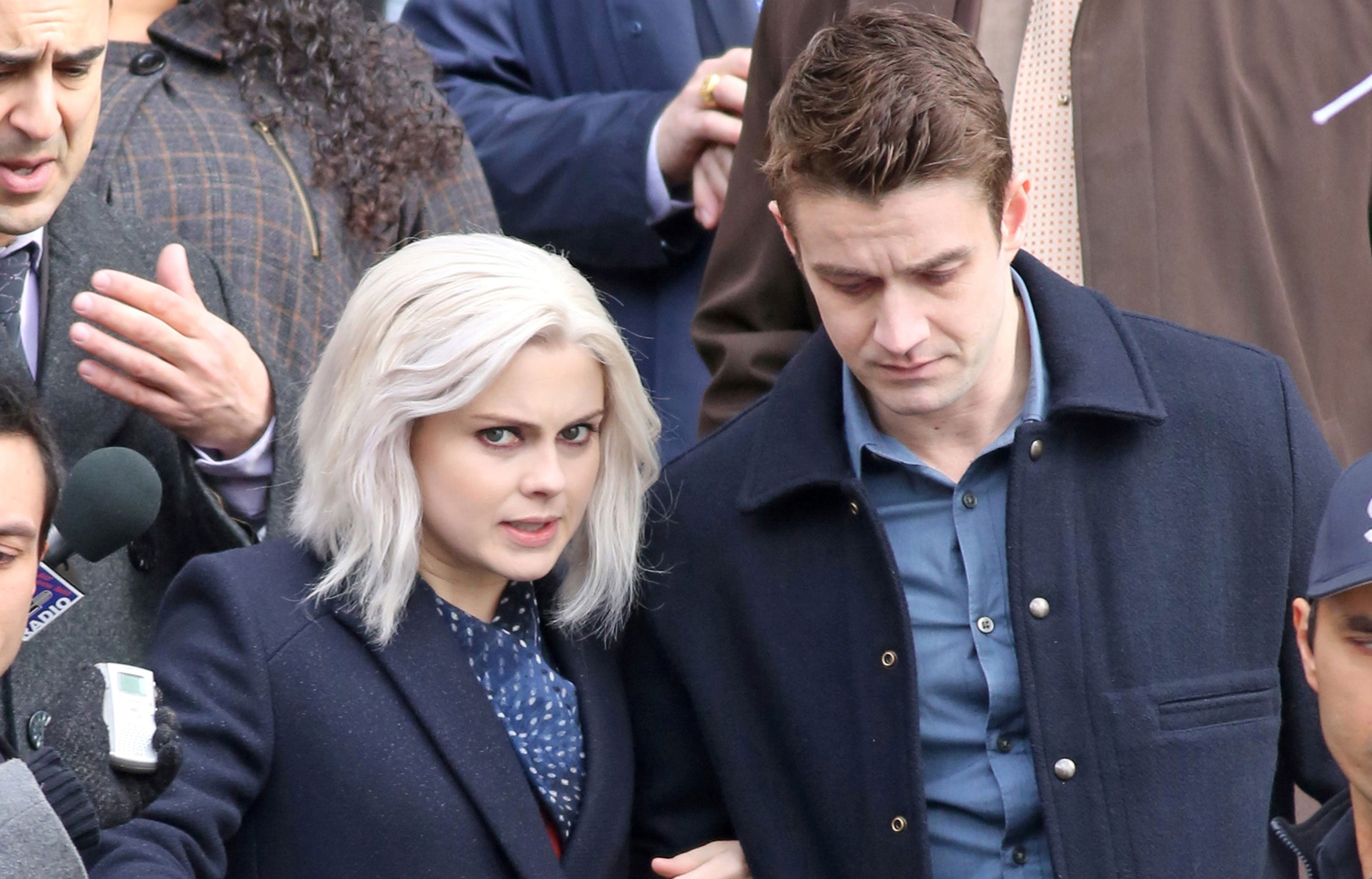 Rose McIver & Robert Buckley Head to Court in New ‘iZombie’ Set Pics!