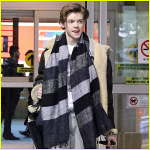 Thomas Brodie-Sangster Arrives in Vancouver to Begin 'Maze Runner: Death Cure' Filming
