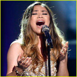 Jessica Sanchez Sings Incredible Version of 'The Prayer' on 'Idol' Finale