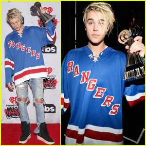 Justin Bieber Takes Home Three Awards at iHeartRadio Music Awards 2016