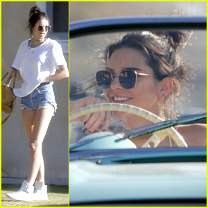 Kendall Jenner Drives Her Classic Car Before Hanging With Brother Rob Kardashian