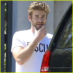 Liam Hemsworth Emerges Solo in Studio City