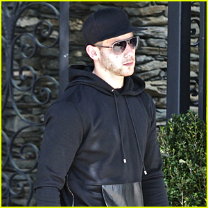 Nick Jonas Leaves NYC After 'SNL' Appearance