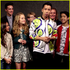 Megan Nicole, Jacob Whitesides, & Conrad Sewell Play 'Lose Da Lyrics With the 'School  of Rock' Cast at Nickelodeons #BuzzTracks Live Concert! (Exclusive Video)