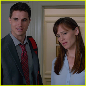Robbie Amell Plays Jennifer Garner's Step-Son in 'Nine Lives' - Watch Trailer!