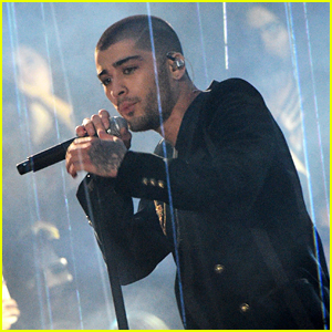 Zayn Malik Gives First Solo Awards Show Performance for iHeartRadio! (Video)