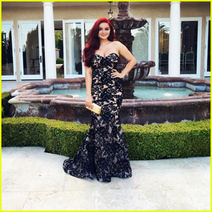 Ariel Winter Looks Gorgeous in Prom Photos!
