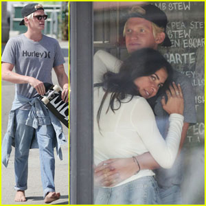 Cody Simpson Cozies Up to Mystery Brunette!