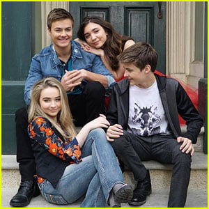 Rowan Blanchard Leans On Peyton Meyer's Shoulder In New 'Girl Meets World' Cast Pic