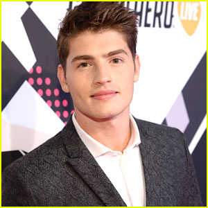 Gregg Sulkin Joins Another Movie Called 'Status Update'; Jokes About Them on Instagram