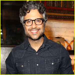 Jane the Virgin's Jaime Camil Joins Broadway's 'Chicago'
