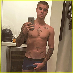 Justin Bieber Goes Shirtless in Just His Calvins for New Selfie!