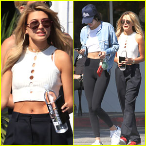 Hailey Baldwin Carries A Medical Terminology Book in Her Purse