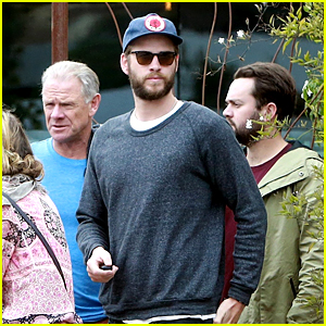 Liam Hemsworth Meets Family & Friends for Mid-Week Lunch