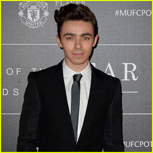 Nathan Sykes Suits Up for Manchester United Player Of The Year Awards 2016